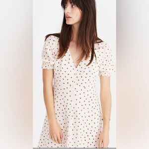 Madewell Elegant Cream with Strawberries  V-Neck Short Sleeve Silk Dress 8 NWT